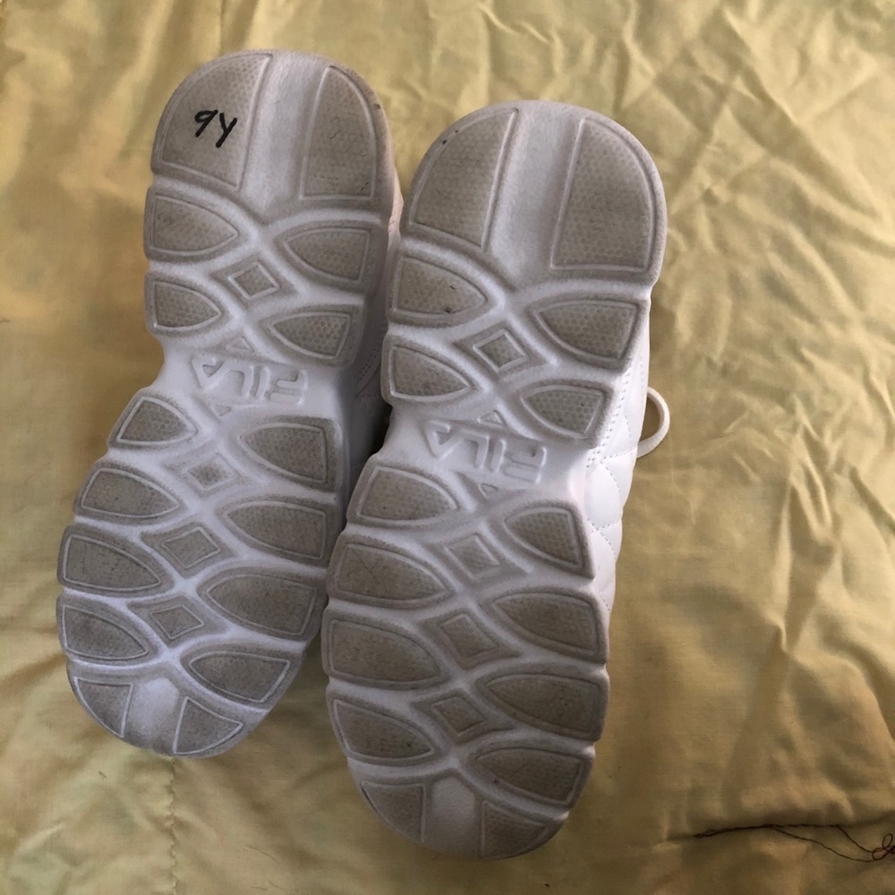 Filas White - Picture 4 of 4